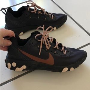 NIKE React Element 55